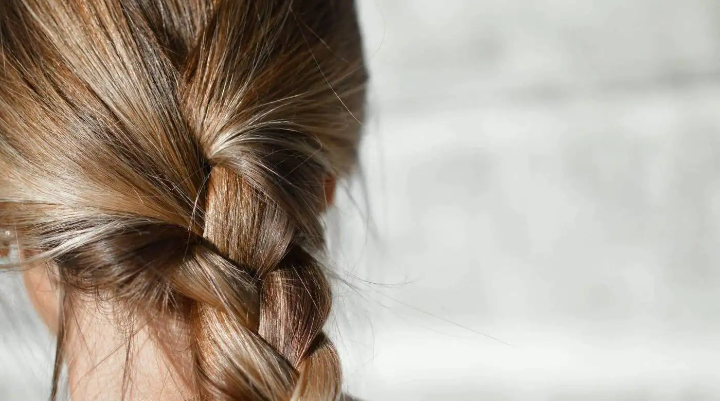 Microfaser Handtuch für Haare: So vermeiden Sie Frizz und Spliss – Die besten Tipps für gesundes Haar